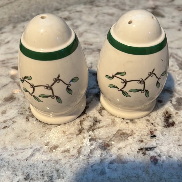 SPODE SALT & PEPPER SHAKERS - Picture 2 of 5